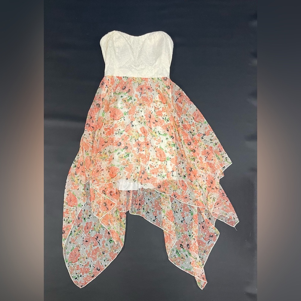 Strapless flowy dress